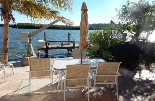 Siesta Key Apartment | Peaceful Setting, on the water of Little Sarasota Bay