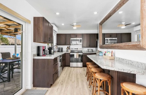 Hills T P House | Pearl Beach House - Walk to FMB, Pool & Hot Tub!