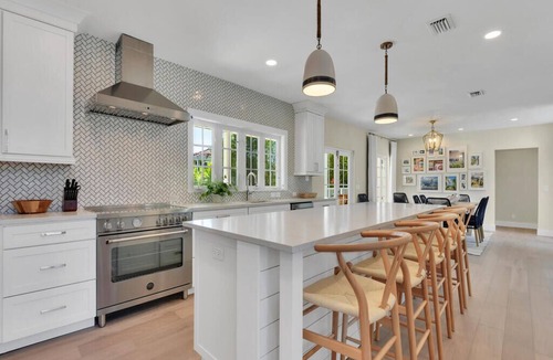 Royal Harbor House | PELICAN SHORE - Remodeled 5 bed + 2 den, 2 story expansive waterfront home!