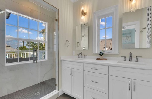Royal Harbor House | PELICAN SHORE - Remodeled 5 bed + 2 den, 2 story expansive waterfront home!