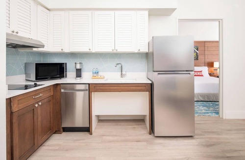 Park Shore Hotel | Perfect for Family Beach Stay! Spacious Suite w/Free Breakfast