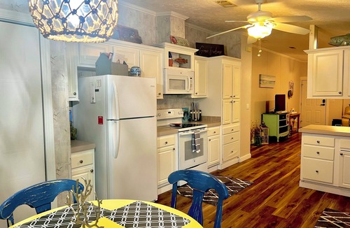 Charlotte Park House | Perfect getaway-waterfront- private Dock-Pet available