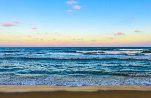 Fort Myers Beach House | Perfect Island Escape - Beach, Pool, Restaurant & More! -FMB Condo Island Paradise - Roelens