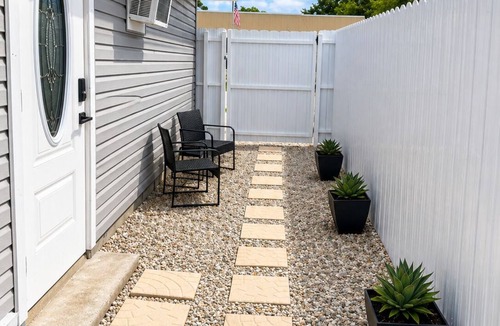 San Carlos Park Apartment | Perfect Studio Retreat - Near RSW - Airport - Beaches - I-75