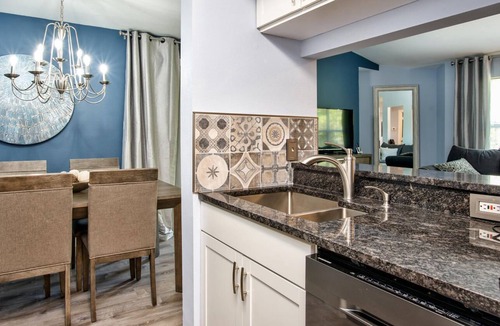 Clearwater Condo | PERFECT vacation in a relaxing one bedroom with a KING size bed!