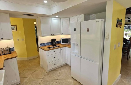 Fort Myers Shores House | Pet friendly, waterfront property on a canal off of the Caloosahatchee River
