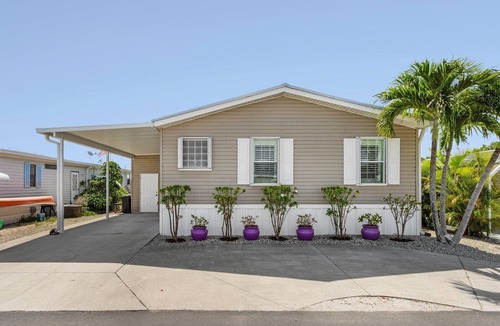 Saint James City House | Pine Island Paradise - Saltwater Canal 2 bed/2 bath