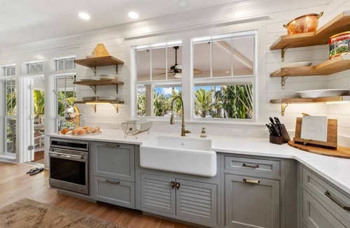 Anna Maria House | Pool*Hot Tub*Tiki Bar*Pickleball Court*Dock