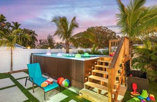 River District House | Pool, Mini Golf & Cabana: Bradenton Retreat