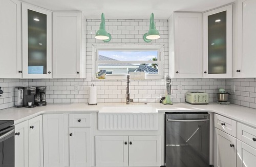 Cape Coral House | Pool, Spa, Kayaks, Bikes, Fishing gear & more