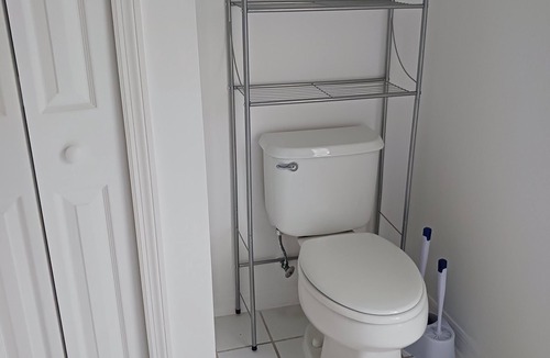 Centennial House | Private 1-BR suit in house with WiFi, AC, living, dining, fridge and microwaive