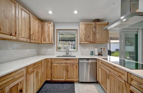 Alabama Grove Terrace House | Private Dock & Screened-in Pool | Free Boat Lift