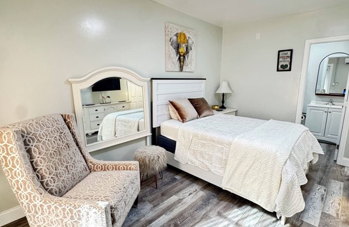 Centennial Apartment | Private Peaceful Studio Great Location