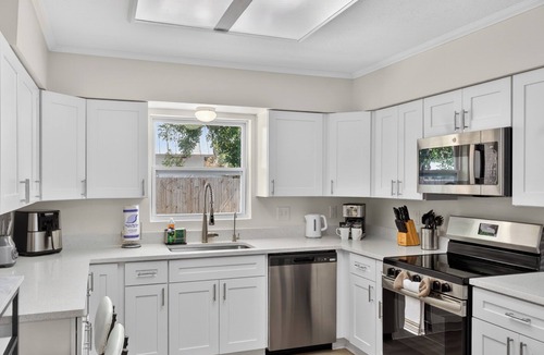 Bradenton House | Private Pool & Tiki Bar Near Anna Maria