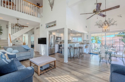 Hills T P House | 🏖️Private Pool | Easy Beach Access | Great Outdoor Spaces | Into the Mystic🏖️
