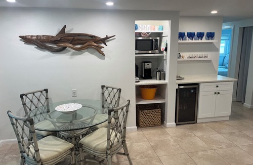 Anna Maria House | Private Salt Water Pool & Spa, WALK TO BEACH, near Bean Point, GROUND LEVEL.