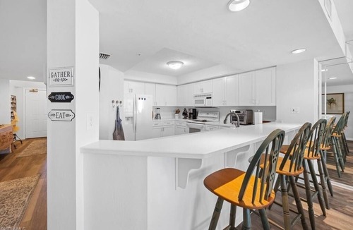 Vanderbilt Beach Condo | Private sunsets over the Gulf immaculate 3BR at Gulf Breeze