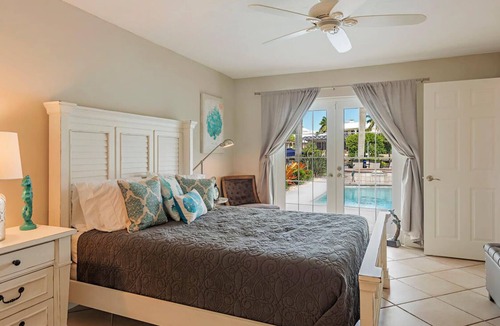 Royal Harbor House | Private waterfront home