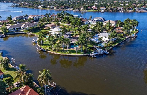 Royal Harbor House | Private waterfront home