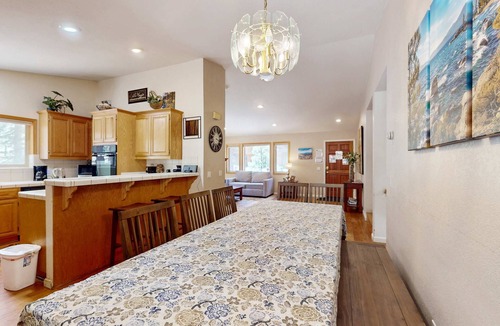 Montgomery Estates House | Professionally decorated mountain retreat with private hot tub & home theater