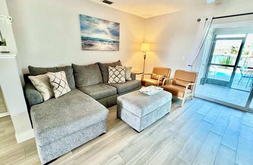 Punta Gorda House | Punta Breeze 2-bedroom townhome, pool, boat dock & WiFi in relaxing Punta Gorda