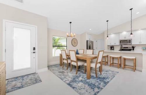 Englewood East House | Quarry Retreat - 3 bedroom pool home in central Englewood