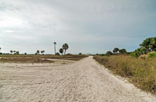 Treasure Island House | Quiet Cottage < 1/2 Mi to Gulf Coast & Boardwalk!