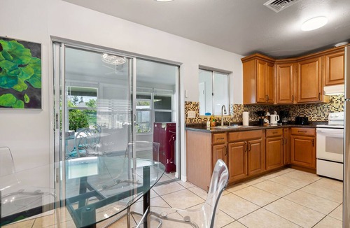 Warm Mineral Springs House | Relax in Comfort – 2BR Duplex Minutes from Warm Mineral Springs