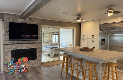 Bokeelia House | Relax & Reel In Paradise Tarpon Hunter 3BR Retreat with Dock & Gulf Access