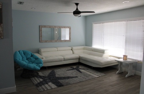 Bayshore Gardens House | Relaxing Waterfront Home with quick access to Golf, Beaches & Shopping