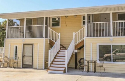 Fort Myers Beach House | Remodeled, cozy beach home only steps to beach, town