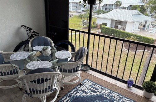 Englewood Condo | Renovated Coastal Retreat – 2BR/2BA w/Pool, Near Beaches & Nature Trails