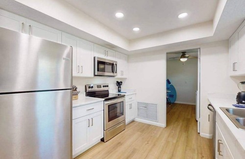 Alta Vista House | Renovated retreat - dog-friendly yard, AC & WD - snowbirds welcome