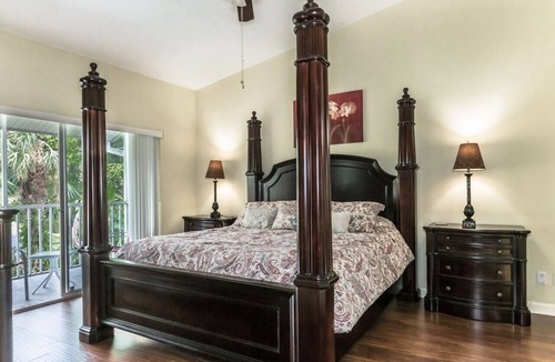 Naples Condo | Resort-style condo - close to beaches and downtown Naples.