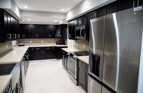 Palmetto Estates House | Retreat Near MIA Heated Pool BBQ & Playground