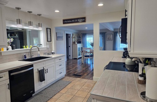 Cape Vincent House | River House on Millen's Bay, Cape Vincent, NY - Where the River Sets the Pace!