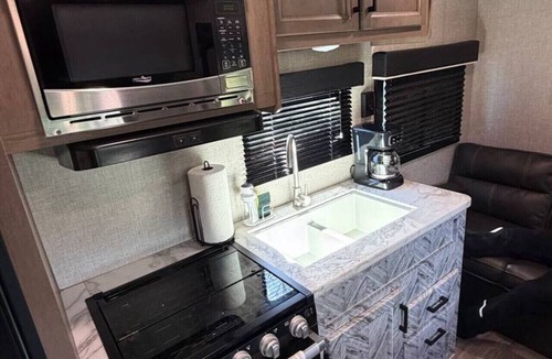 Warm Mineral Springs House | Rivers Edge RV Stay at Myakka Cove