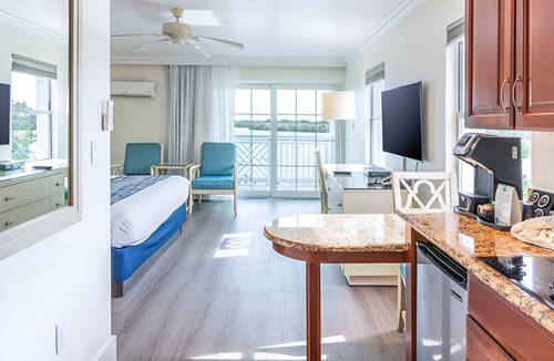 Captiva Hotel | Romantic Getaway Unit w/Scenic Bay Views & Private Balcony | Parking | Pool
