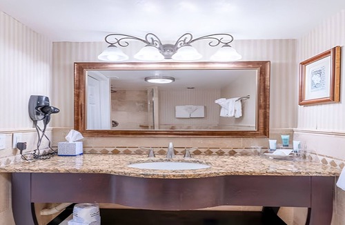 Captiva Hotel | Romantic Getaway Unit w/Scenic Bay Views & Private Balcony | Parking | Pool