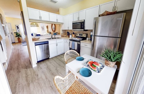 Sabal Harbour House | Sabal Key Haven - Townhome, WiFi, Heated Pool, Tennis, Near Beaches, Pet-Friendly, Ideal Relaxation!