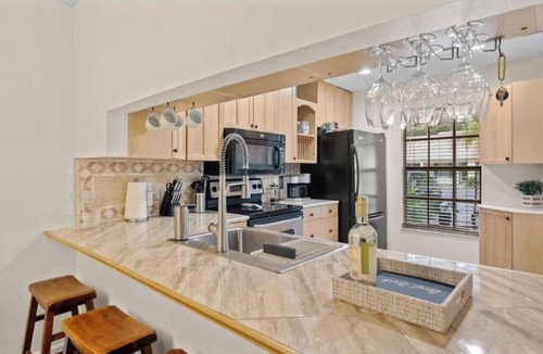 Safety Harbor House | Safety Harbor Townhome - Pool & Fenced Yard