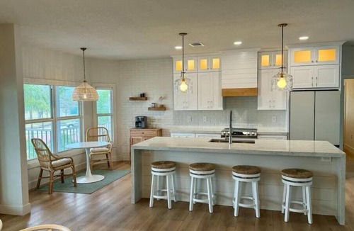 Historic District House | “Sailboats & Sunsets” Unforgettable Harbor Views - Heart of Historic Downtown