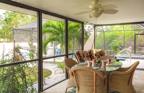 Englewood East House | 🩵Salty Shark Retreat 🩵 Heated Pool/Spa 🩵NEARBY BEACHES, GOLF COURSES!