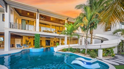 Siesta Key House | Salty Sun Sets Estate