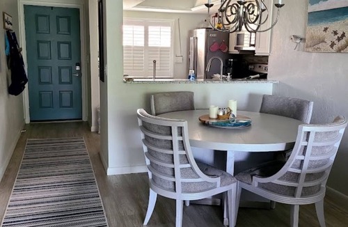 Iona Condo | Sand and Sun 3 miles to FMB and 5 miles to Sanibel