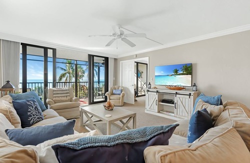 Sanibel Condo | Sanibel Beachfront Luxury Condo Full Gulf View! 3BR, 2 BA! Covered Prkg! Sports!