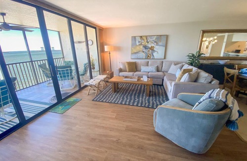 Punta Rassa Condo | Sanibel Harbour Resort Harbour Tower 312: Relaxing getaway overlooking the beautiful water