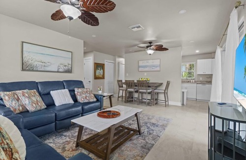 Sanibel Cottage | Sanibel Shore C1- 2-bedroom Cottage Sanibel near the beach