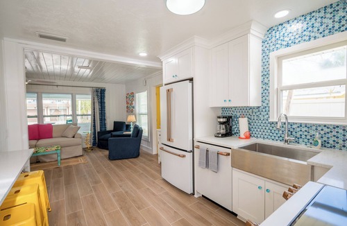 Anna Maria House | Sassy Seagull -Classic beach cottage, moments from the sand, beautiful pool!