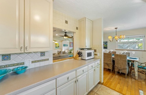 Anna Maria House | Sassy Seahorse: Heated pool, hot tub, ping pong, Foosball and pool table!